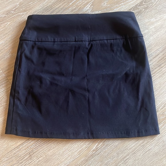 GARAGE ALEXA LOW RISE SLIT SKIRT - Picture 4 of 4